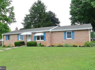 56 Circle Dr, Ephrata, PA 17522