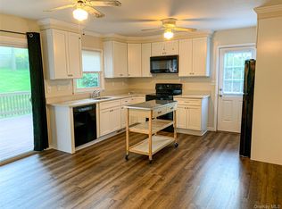 7 Senior Ave, Mahopac, NY 10541