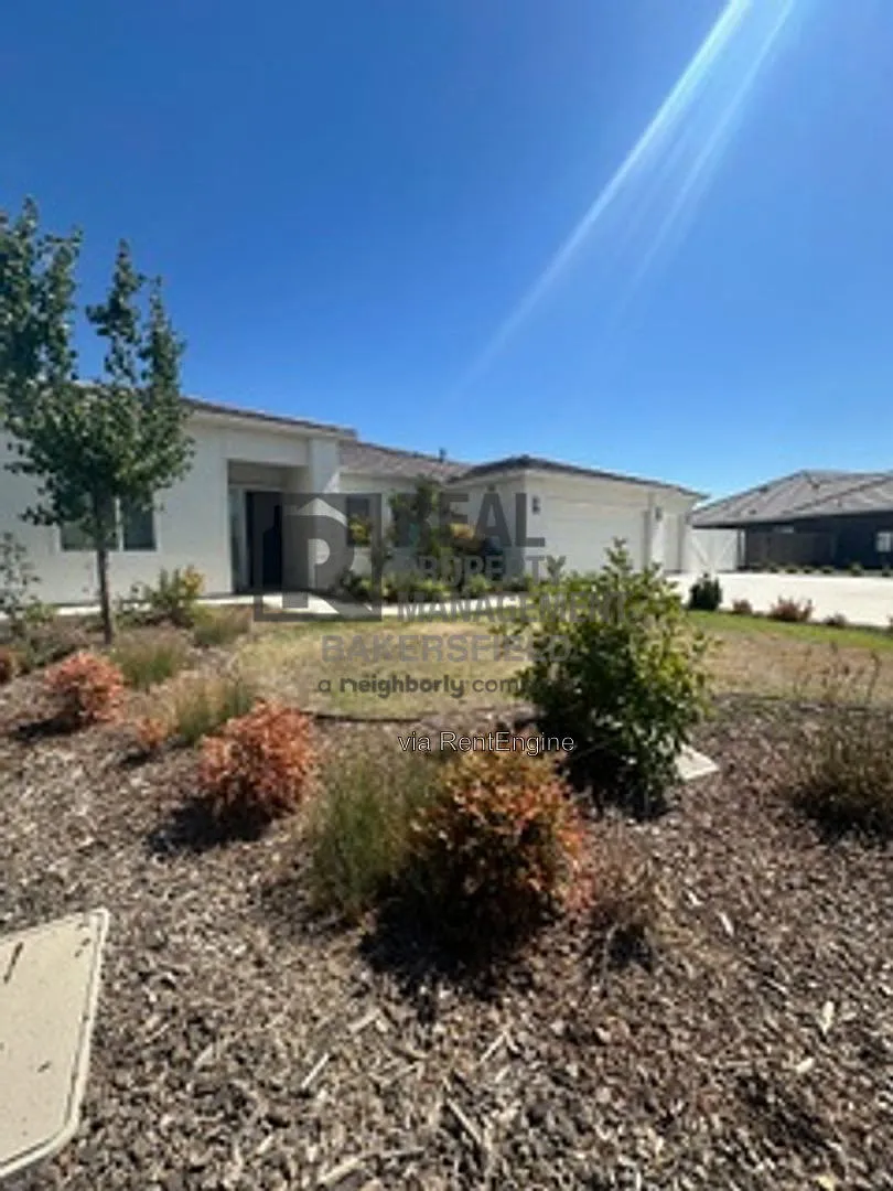 4 bed, 3.0 bath, 2382 sqft, $3,000 — Photo 4