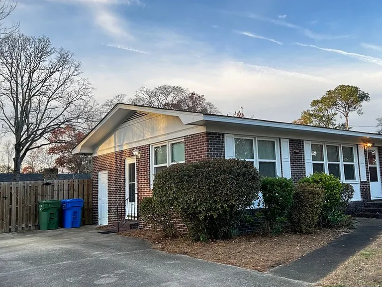 408 Lynette Dr — Photo 5