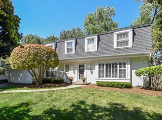 2740 Oak Ave, Northbrook, IL 60062