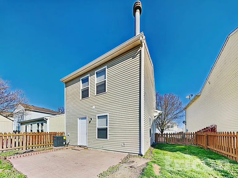 631 Fern St — Photo 16