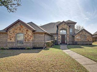 1105 McKenzie Dr, Mansfield, TX 76063