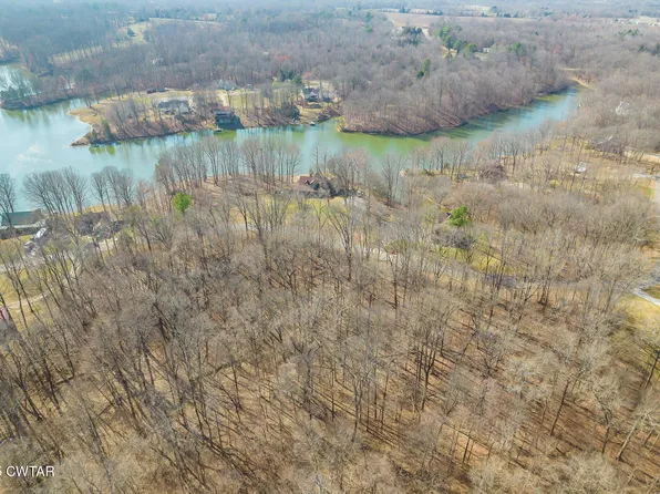 24 Lake Hayes Estates Rd, Trenton, TN 38382