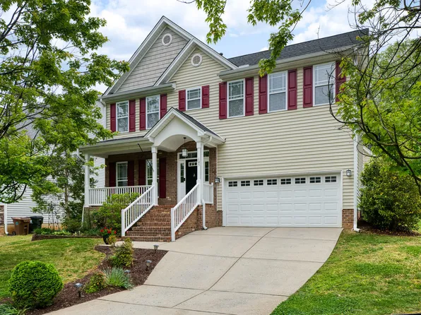 105 Oakbeech Ct, Holly Springs, NC 27540