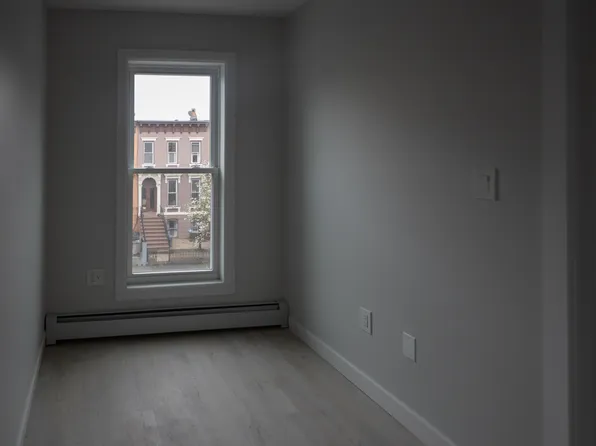 253 Monroe Street image 5 of 18