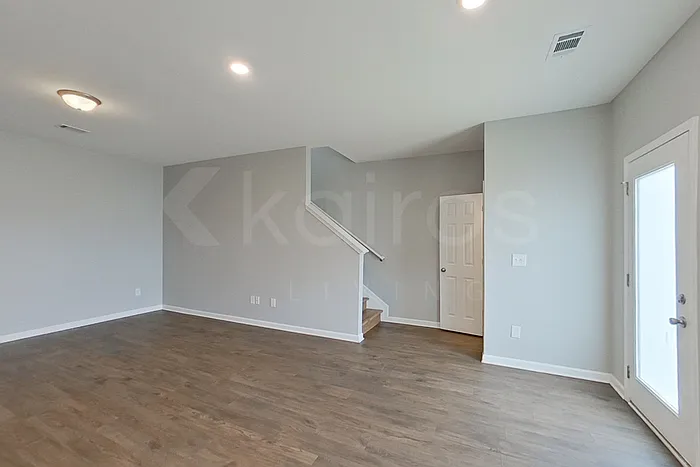 4 bed, 2.5 bath, 1429 sqft, $1,825 — Photo 3