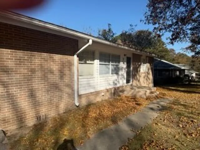 Building Photo - 26 Dogwood Ln