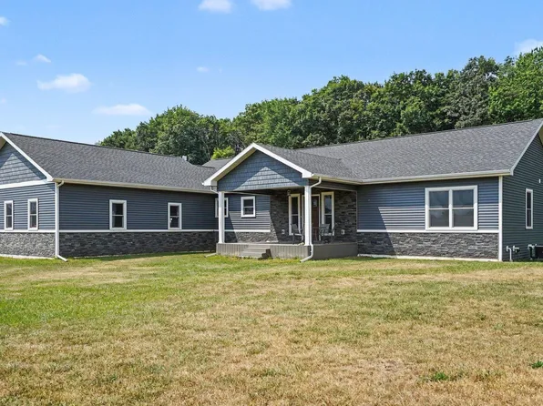 5819 Horse Creek Dr, Saint Louis, MI 48880