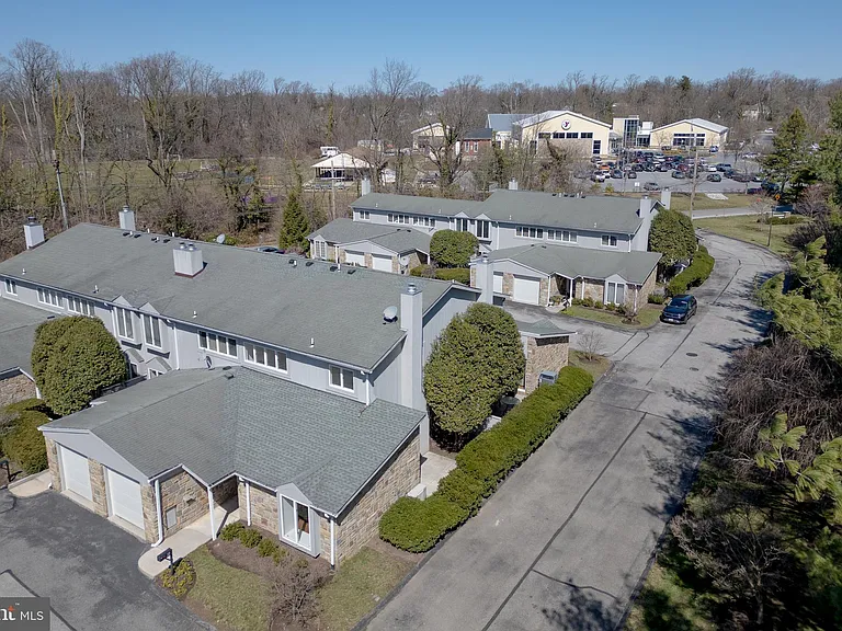 22 Stone Manor Ct #22 — Photo 17
