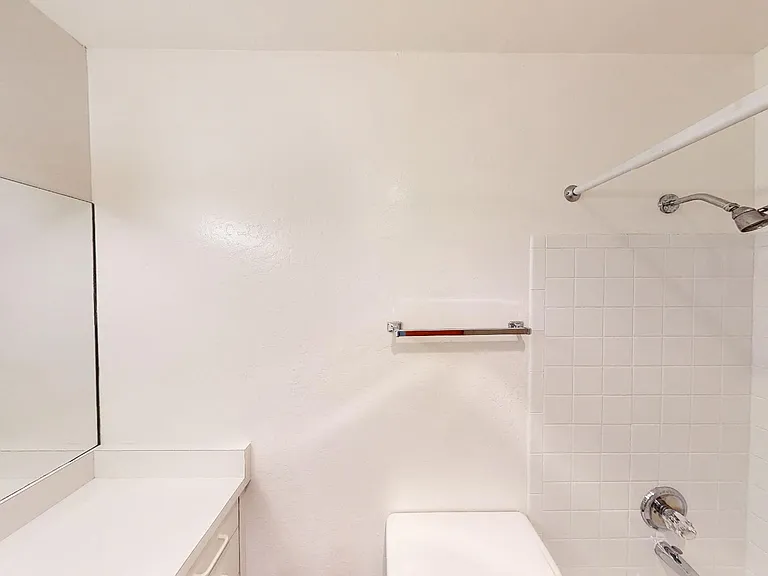 Marina Cove Apartments — Photo 46