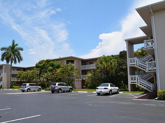 3rd image of 2647 N Garden Dr #209