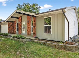 6360 Silver Fox Dr, Florissant, MO 63034