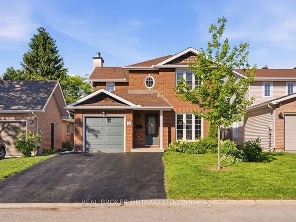 17 Notman Way, Ottawa, ON K1G 4P6