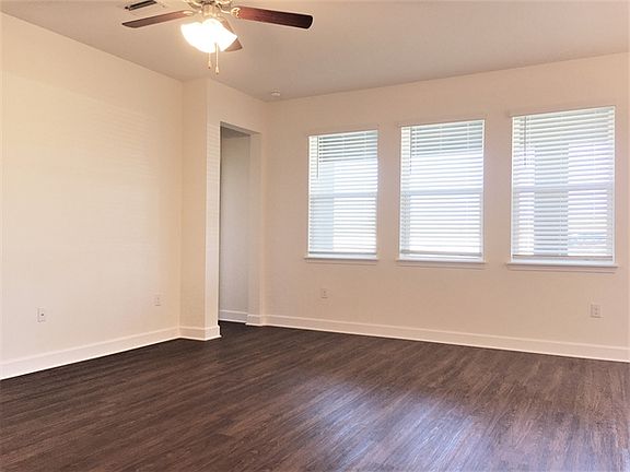 4th image of 502 Pine Terrace Dr