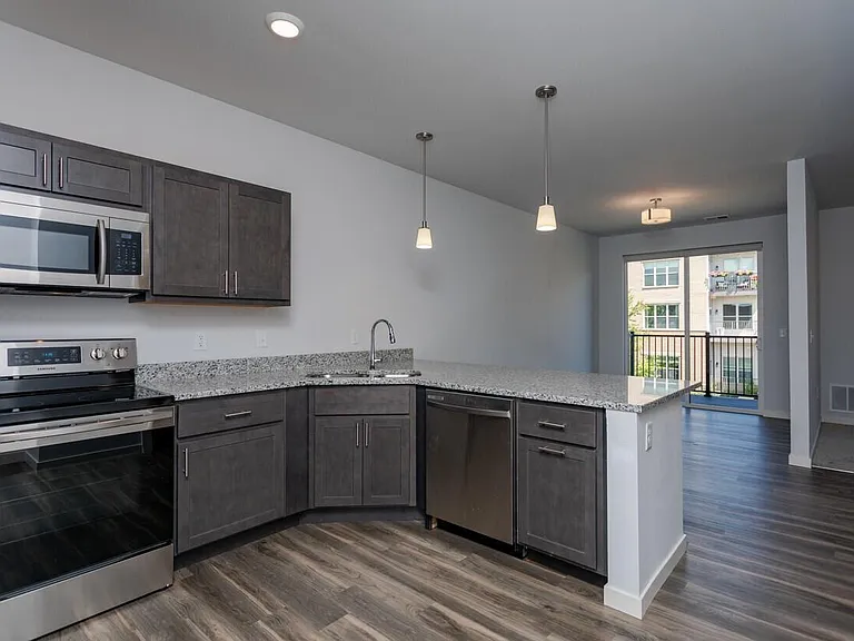 Midtown Reserve Apartment — Photo 6