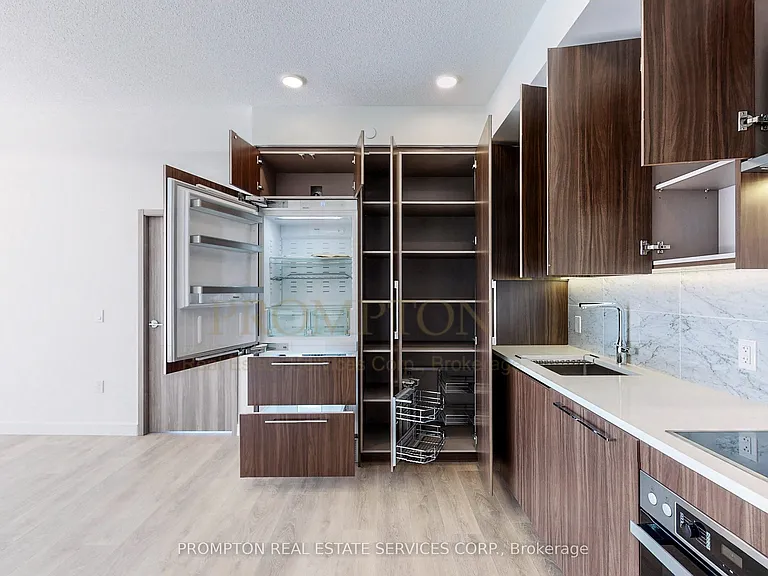 95 McMahon Dr #1109 — Photo 13