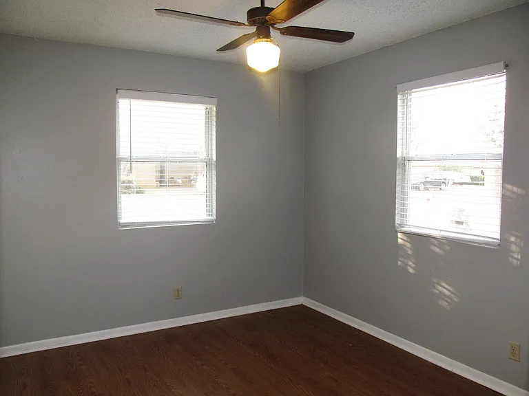 2114 Herrington St — Photo 5