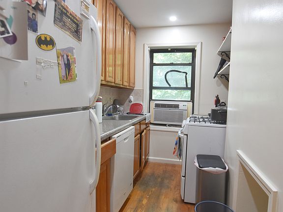 4th image of 252 10th Ave #3
