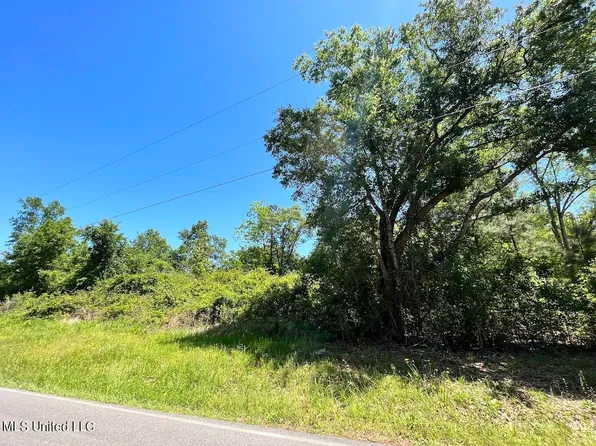Fenton Dedeaux Rd, Kiln, MS 39556