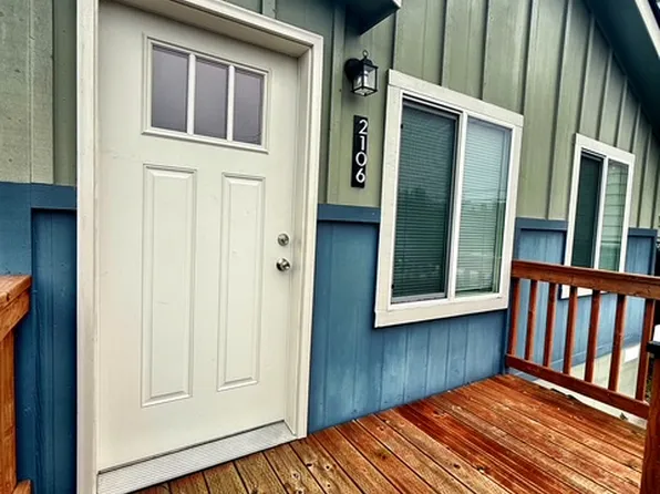 2106 7th St, Bremerton, WA 98312