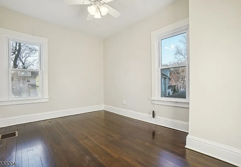 919 Brown Ave — Photo 11