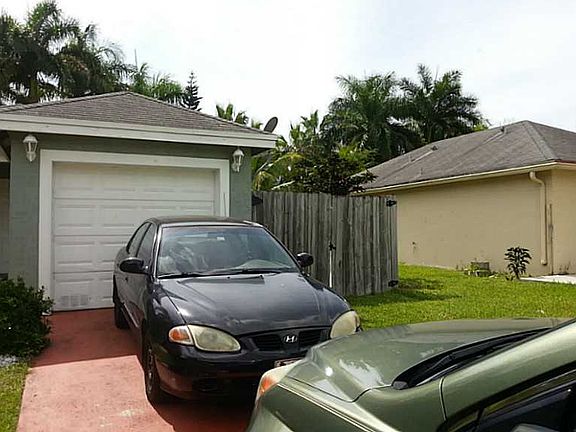 2nd image of 958 SW 9th Ct