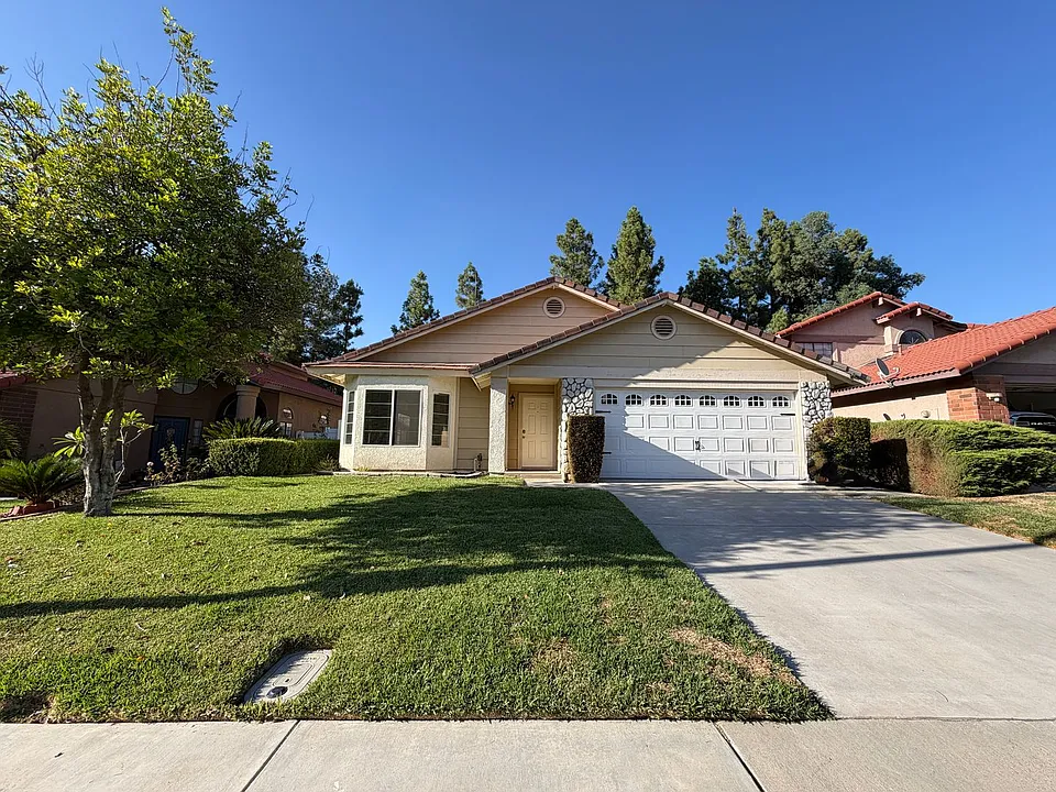 23856 Creekwood Dr