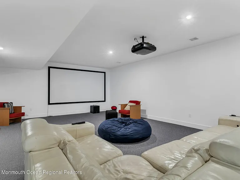 27 Tuttle Ave — Photo 39