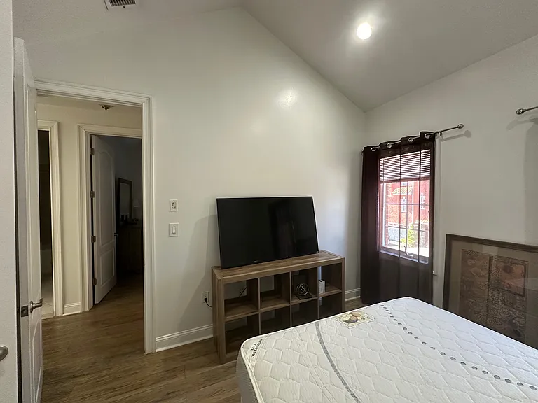 9033 Wall St #5 — Photo 16