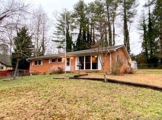 2034 Henderson St, Hendersonville, NC 28739