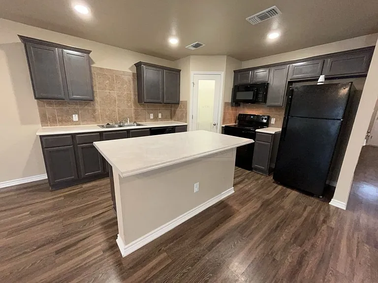 2201 Martin Luther King Jr Blvd, Killeen — Photo 9