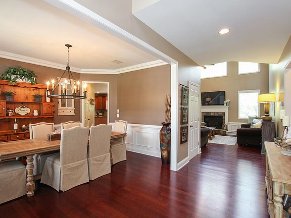 4th image of 108 Northbrooke Trce