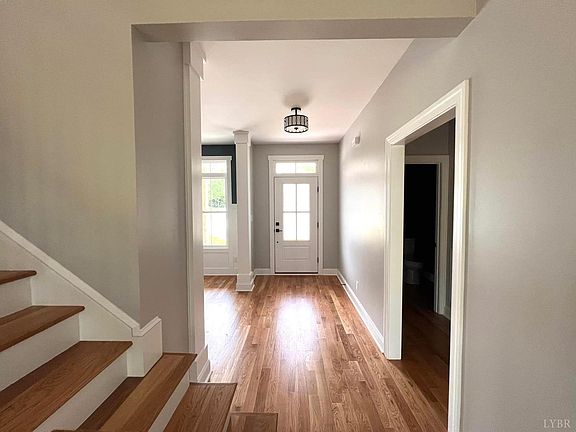 4th image of 1105 Dayna Ct