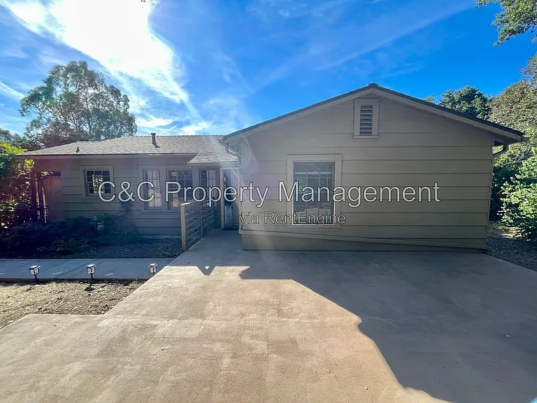 8210 El Camino Estrada — Photo 3