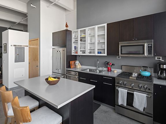 4th image of 700 Washington Ave N #T518