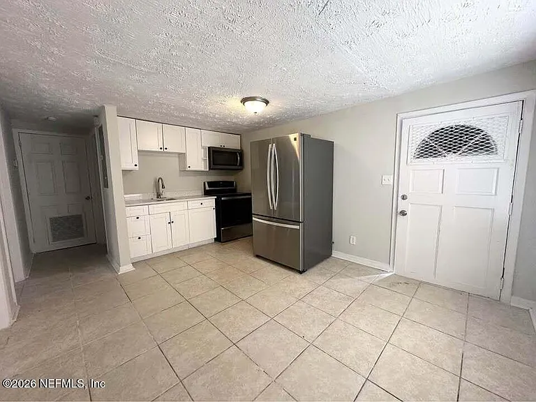1599 W 30th St #B — Photo 1