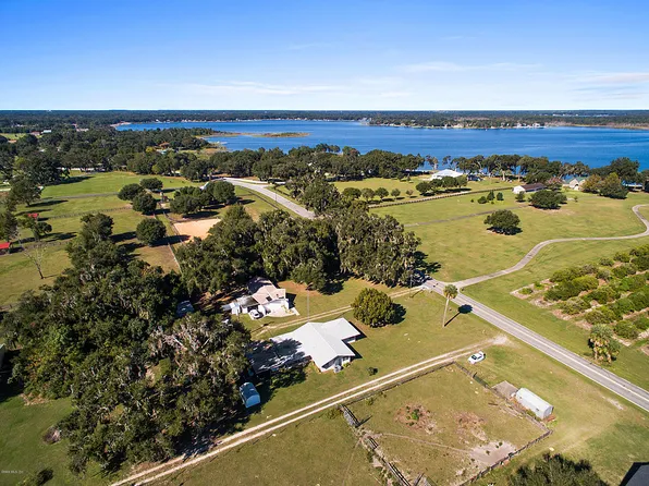 11900 SE Sunset Harbor Rd, Weirsdale, FL 32195