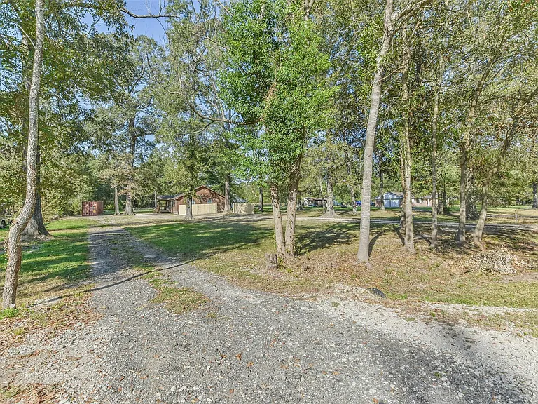 24237 Creekwood Dr — Photo 48