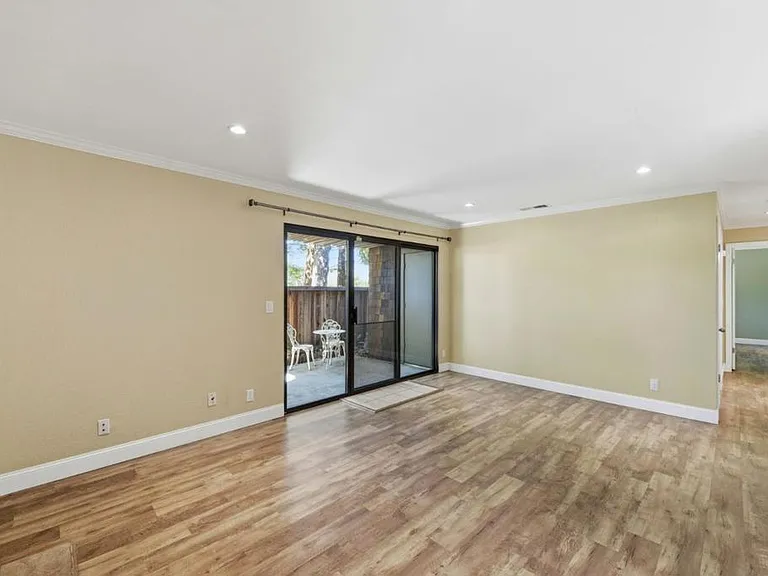 2504 La Terrace Cir — Photo 9