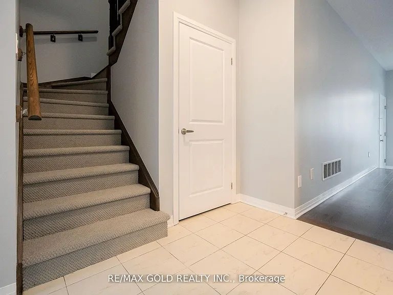 4064 Maitland St — Photo 13