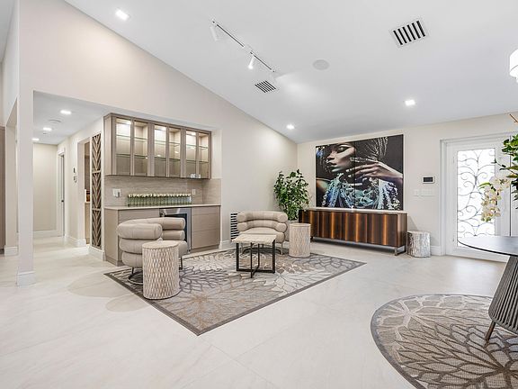 5th image of 17873 Fieldbrook Circle W