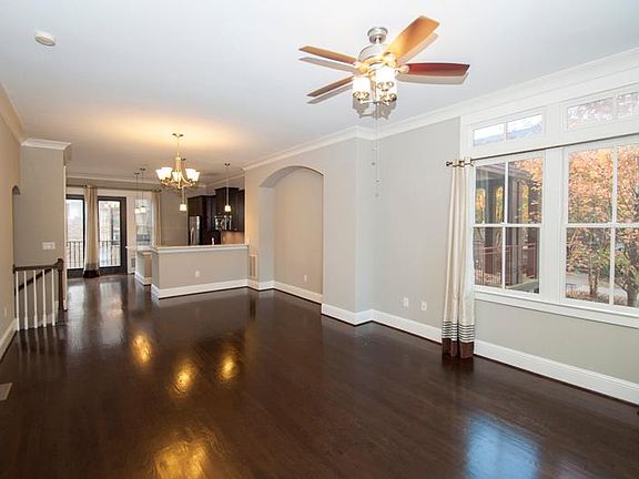 Living area - view from entrance