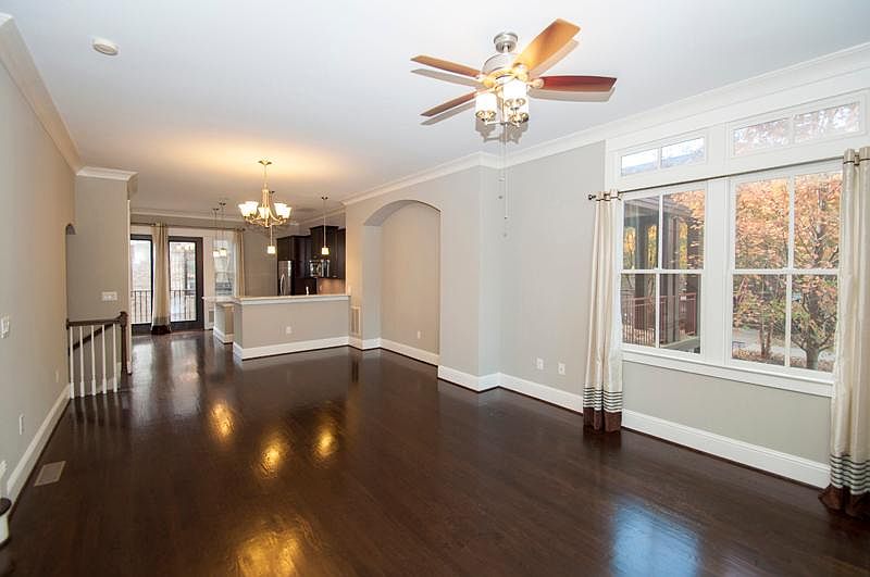 Living area - view from entrance