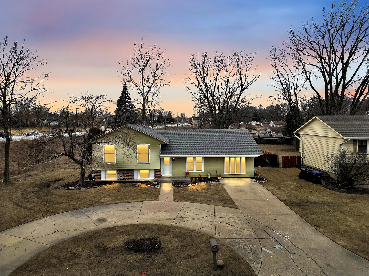 16284 W Pauline Ave photo 1