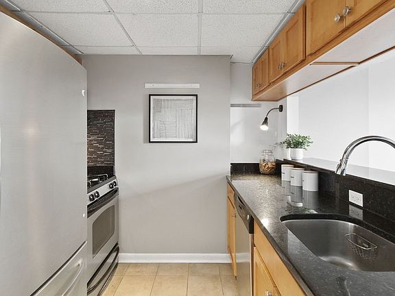 5th image of 341 Monmouth St APT 412D