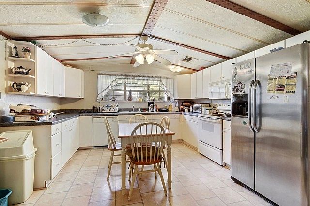 2nd image of 31430 Carolyn Ln
