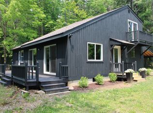 307 Gentian Holw, Becket, MA 01223