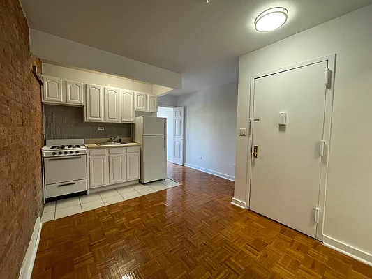 Rented by Bond New York | media 2