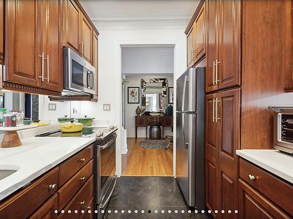 4th image of 3300 N Lake Shore Dr APT 4